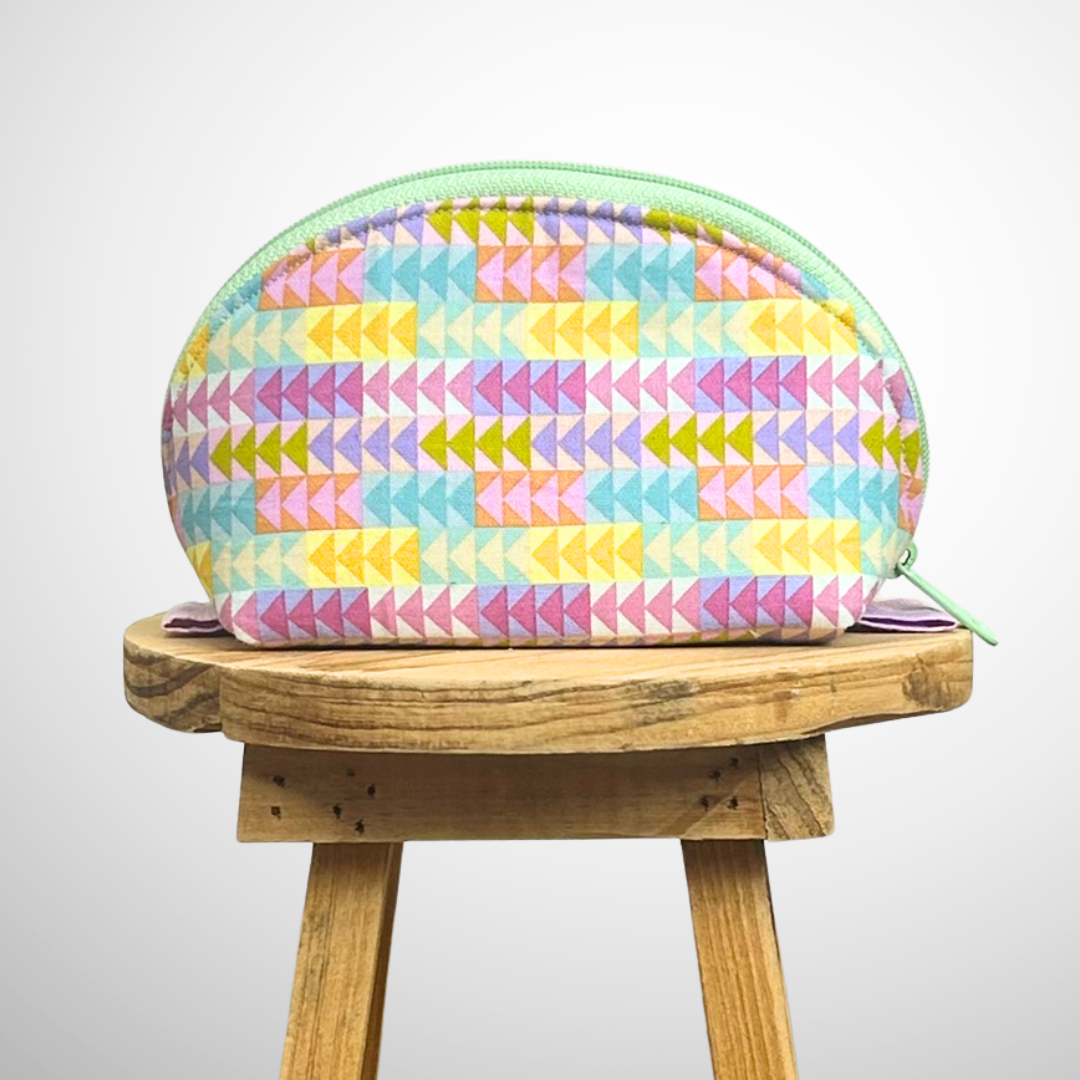 clam up zippered pouch