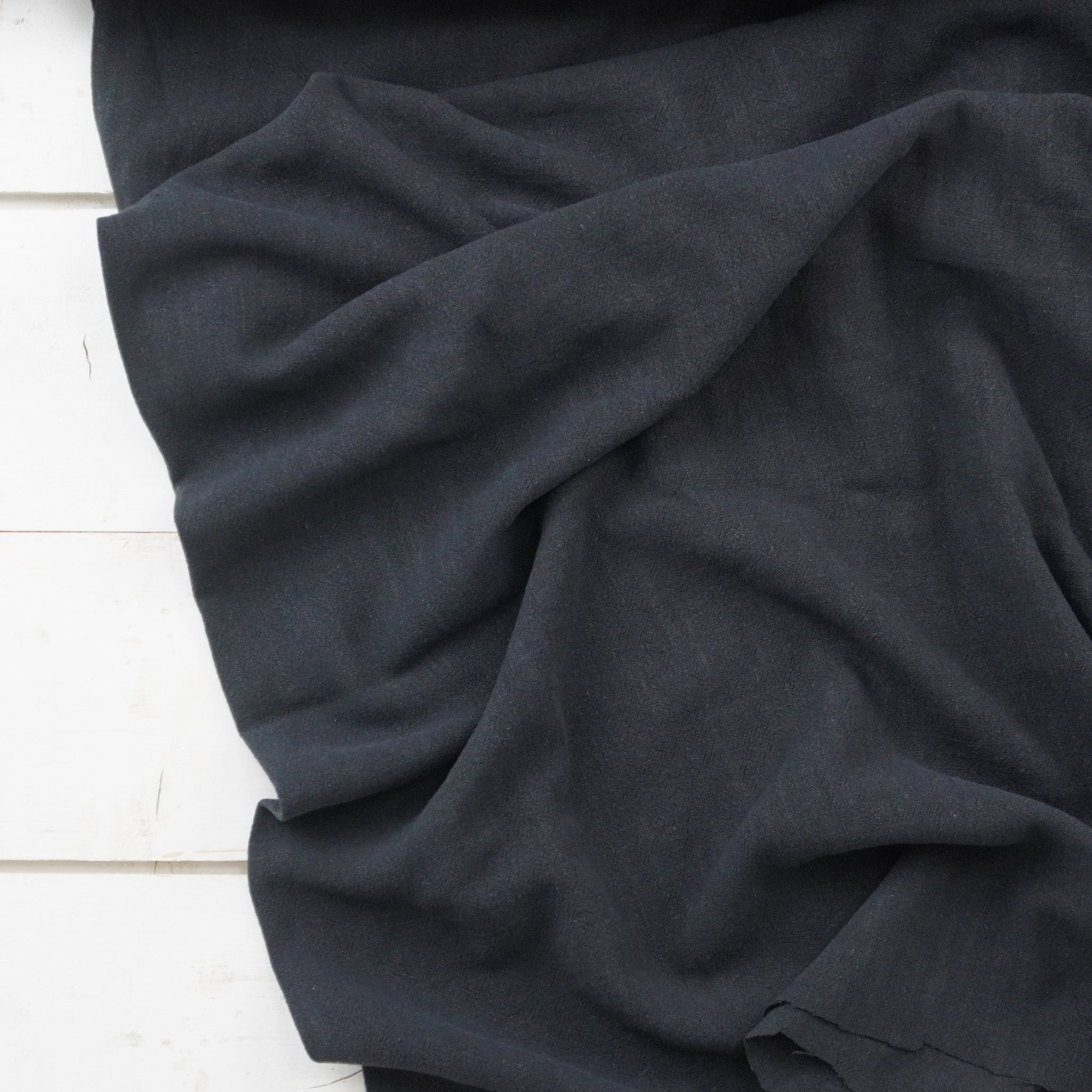 Silky Noil - Black