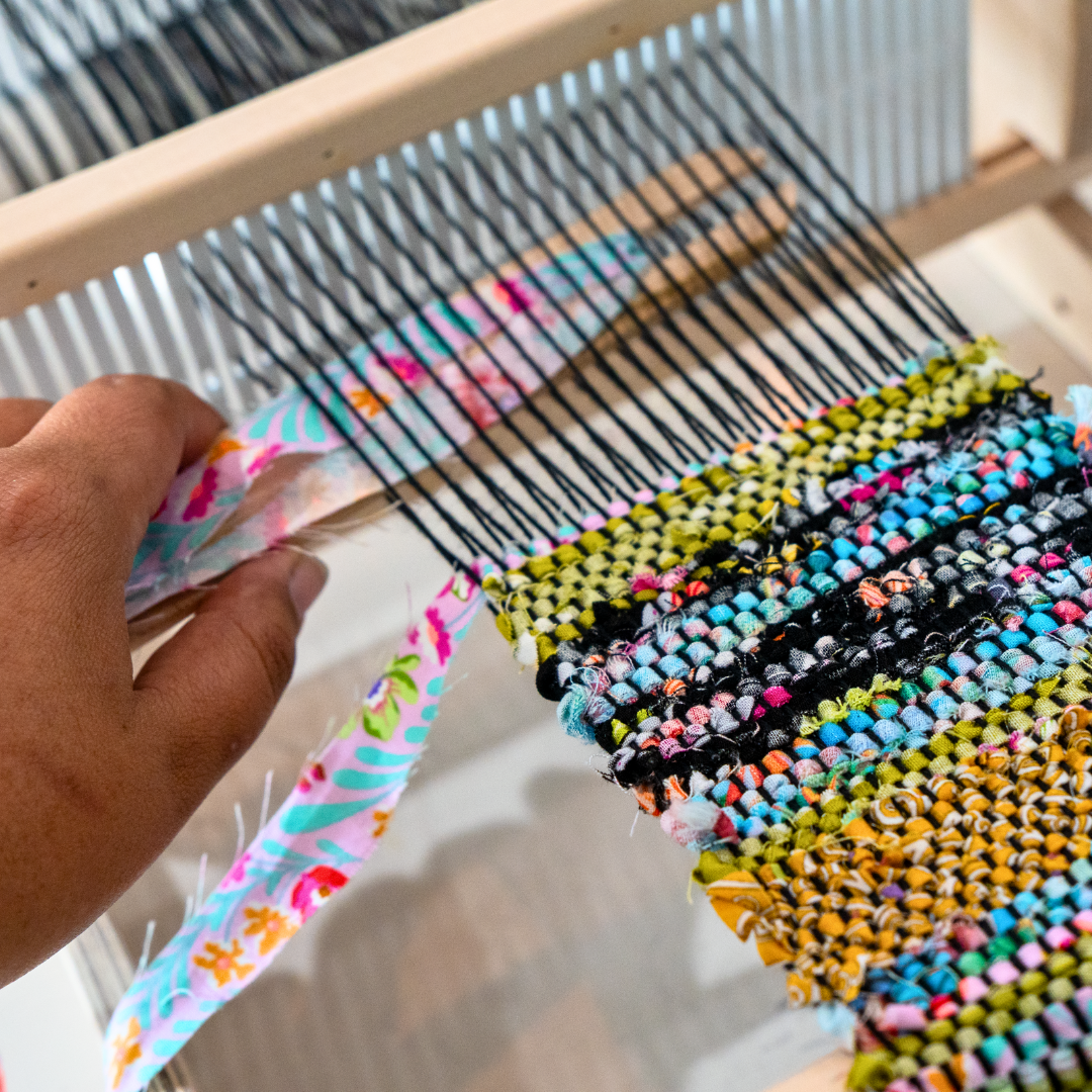 pop-up workshop: weave your own fabric