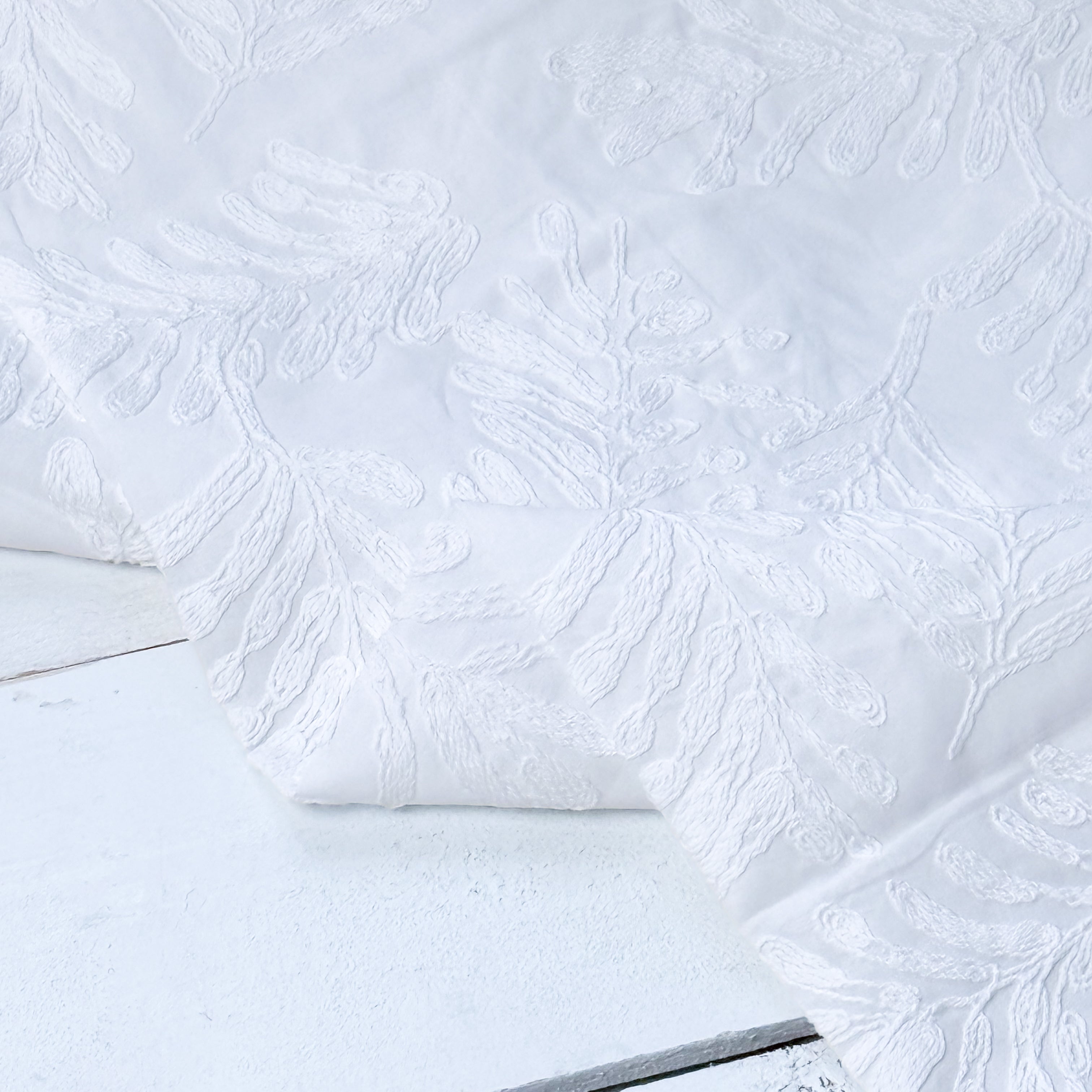 Embroidered Palms Cotton - White