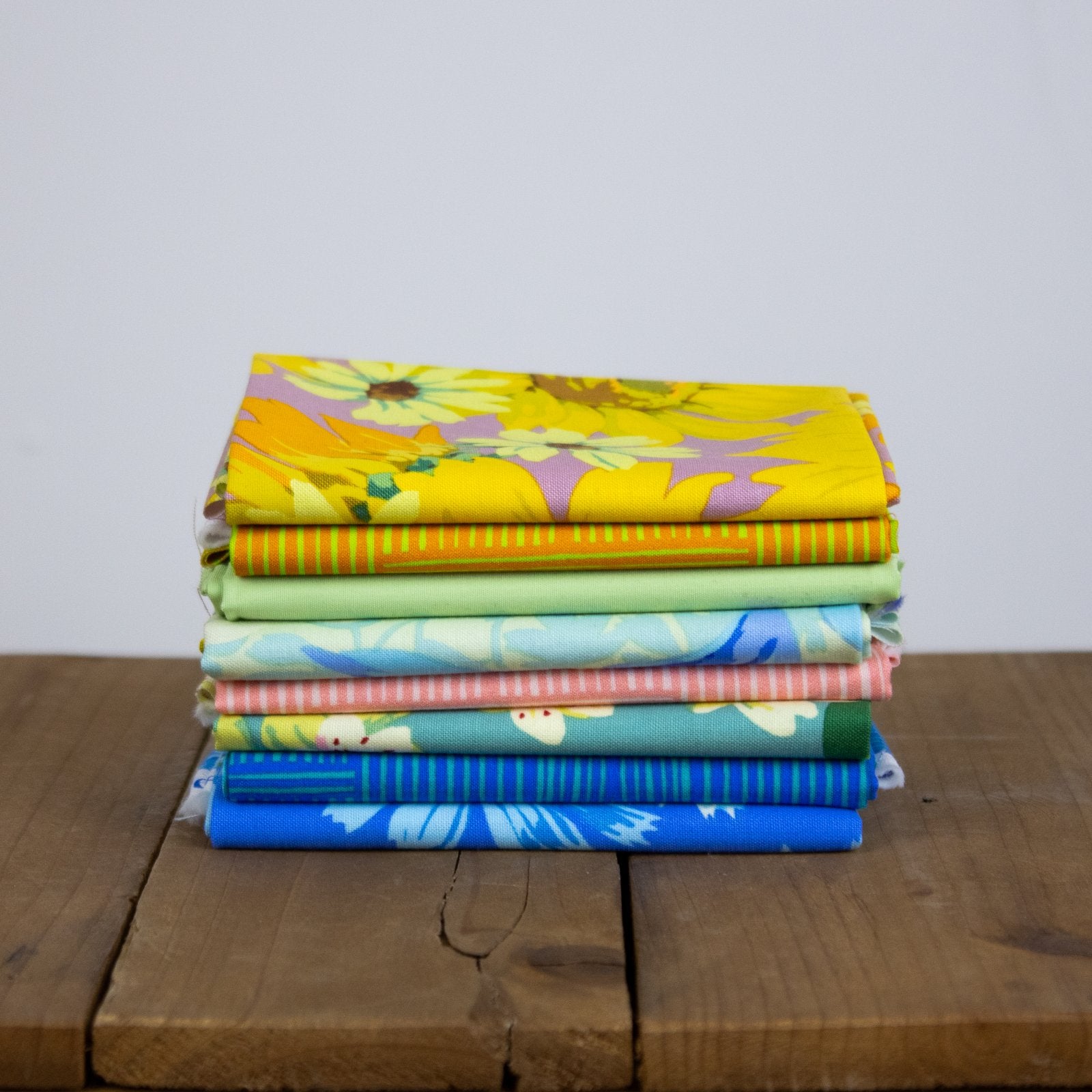 Fat Quarter Bundle - Nation of Flowers 8 pieces