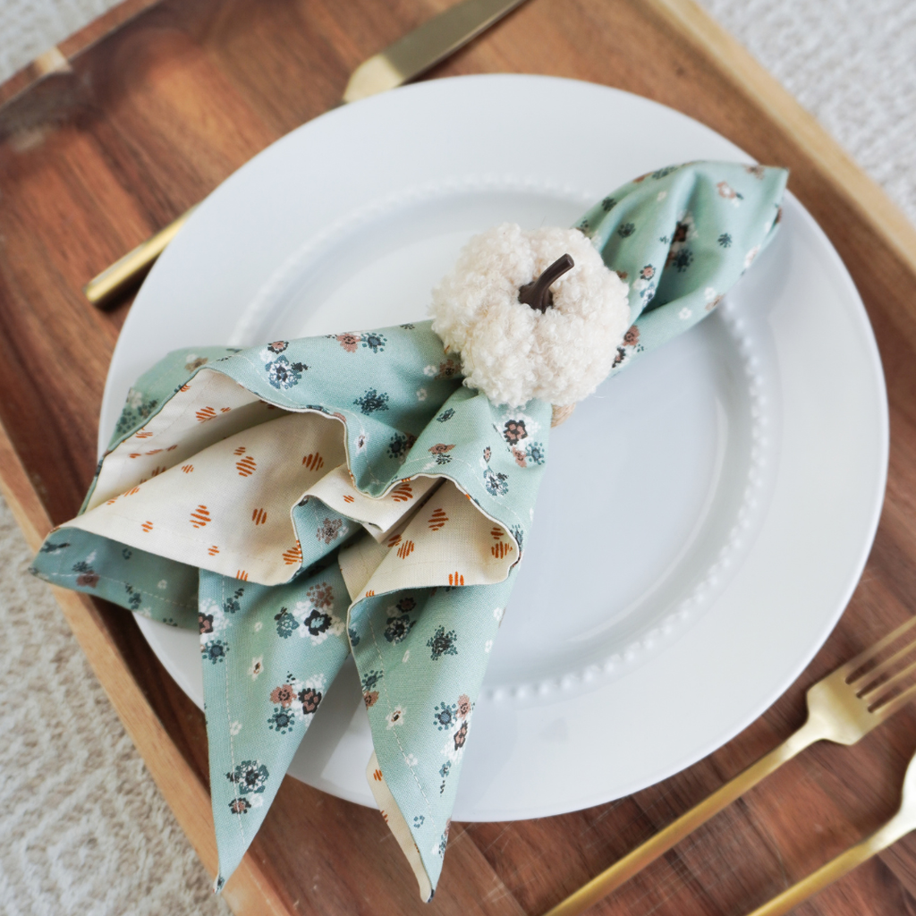 fall freebie: neat + tidy napkin